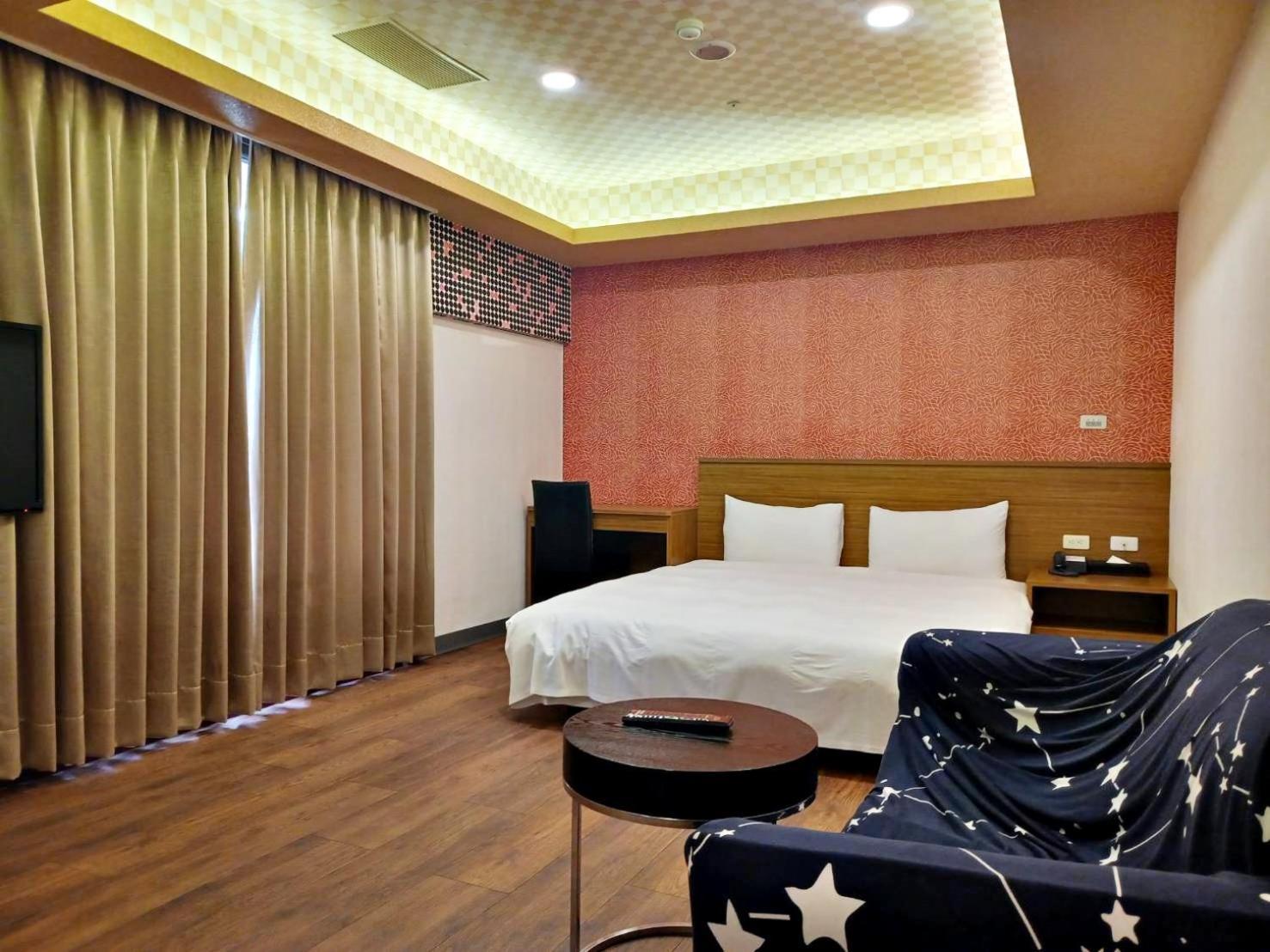 Crystal Hotel Puli Εξωτερικό φωτογραφία