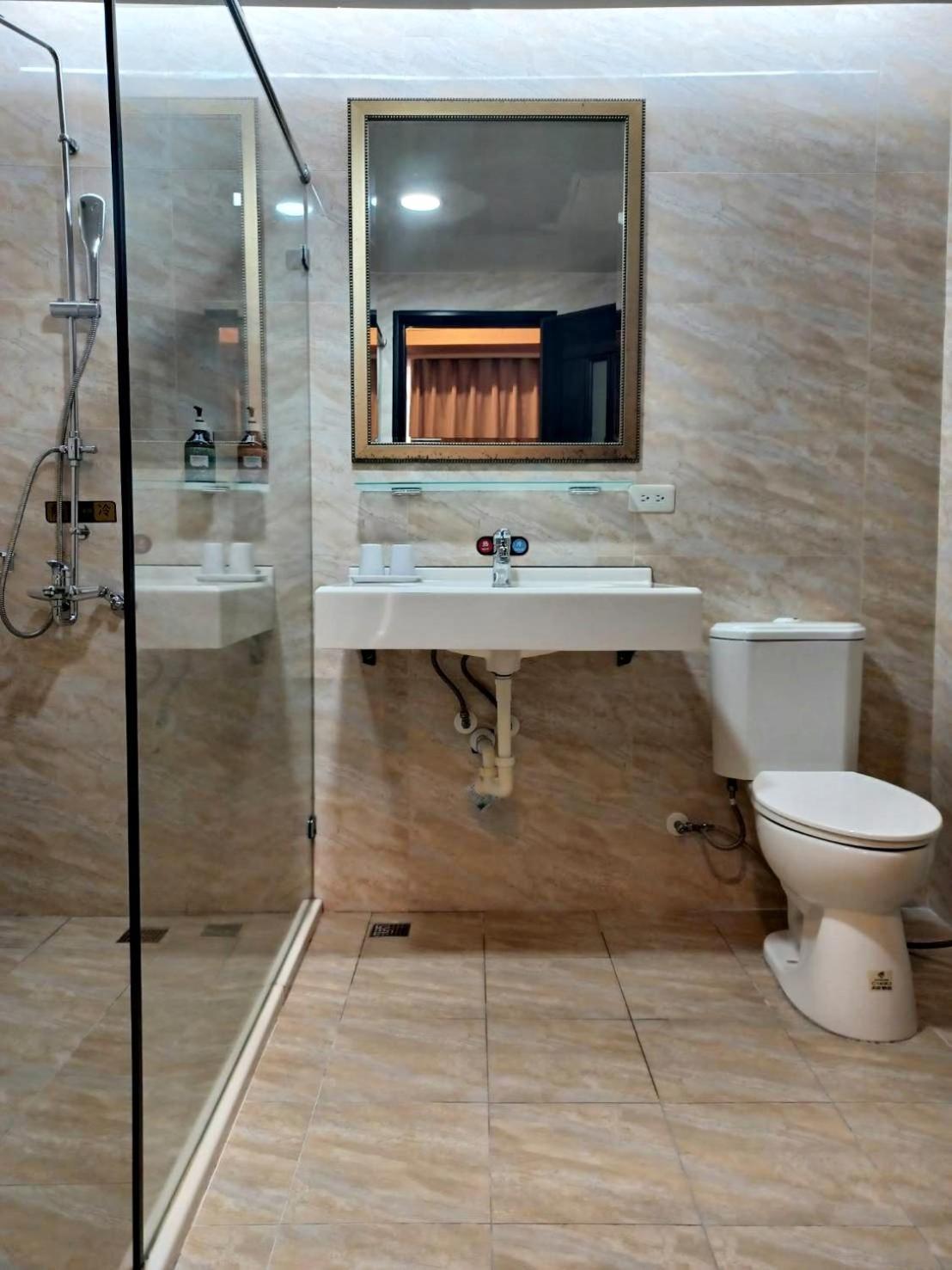 Crystal Hotel Puli Εξωτερικό φωτογραφία